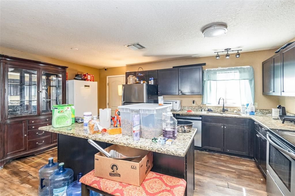 For Sale: $245,000 (4 beds, 2 baths, 1392 Square Feet)