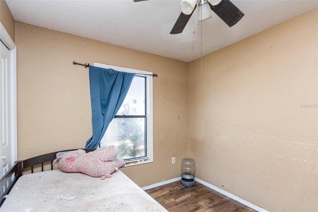 For Sale: $245,000 (4 beds, 2 baths, 1392 Square Feet)