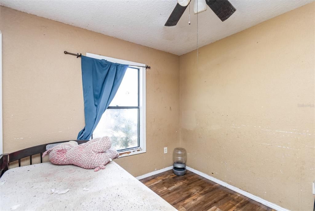 For Sale: $245,000 (4 beds, 2 baths, 1392 Square Feet)