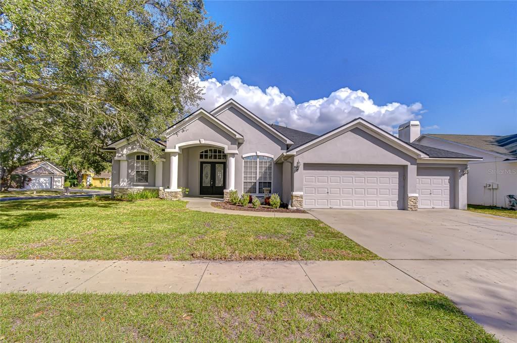 For Sale: $600,000 (5 beds, 4 baths, 3285 Square Feet)