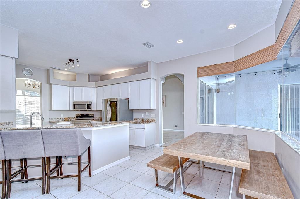 For Sale: $600,000 (5 beds, 4 baths, 3285 Square Feet)