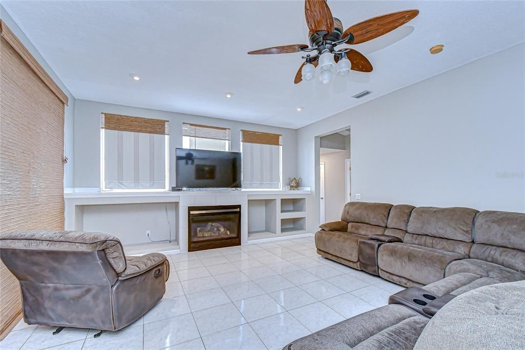 For Sale: $600,000 (5 beds, 4 baths, 3285 Square Feet)