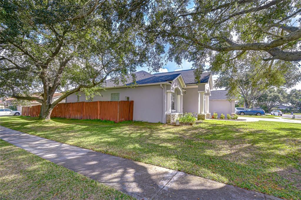 For Sale: $600,000 (5 beds, 4 baths, 3285 Square Feet)