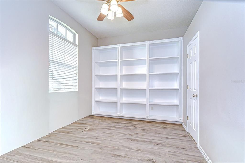 For Sale: $600,000 (5 beds, 4 baths, 3285 Square Feet)