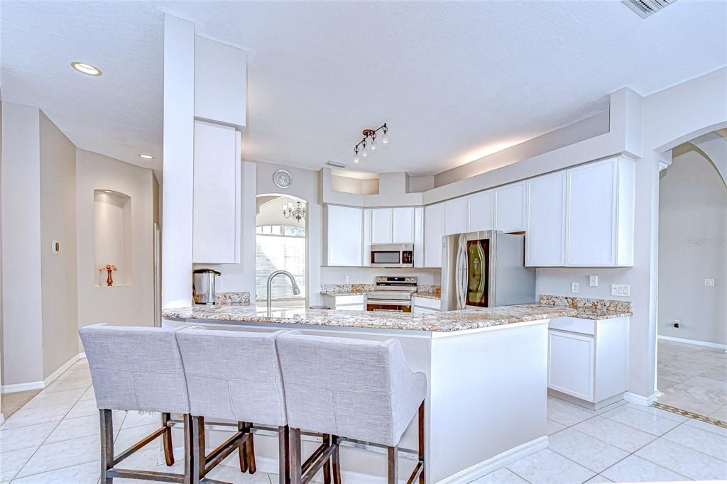 For Sale: $600,000 (5 beds, 4 baths, 3285 Square Feet)