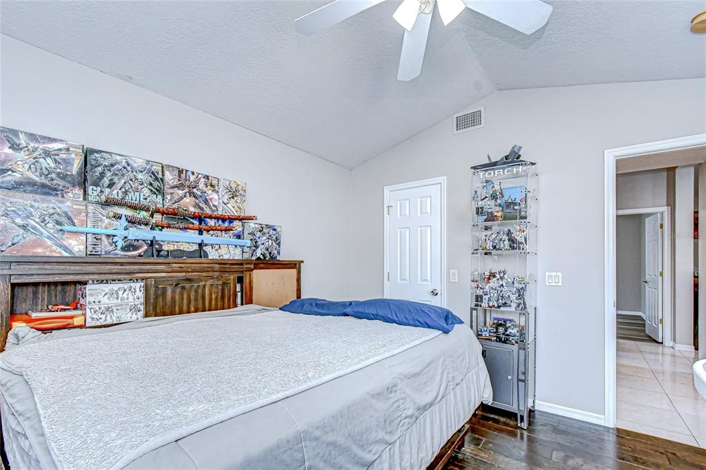 For Sale: $600,000 (5 beds, 4 baths, 3285 Square Feet)