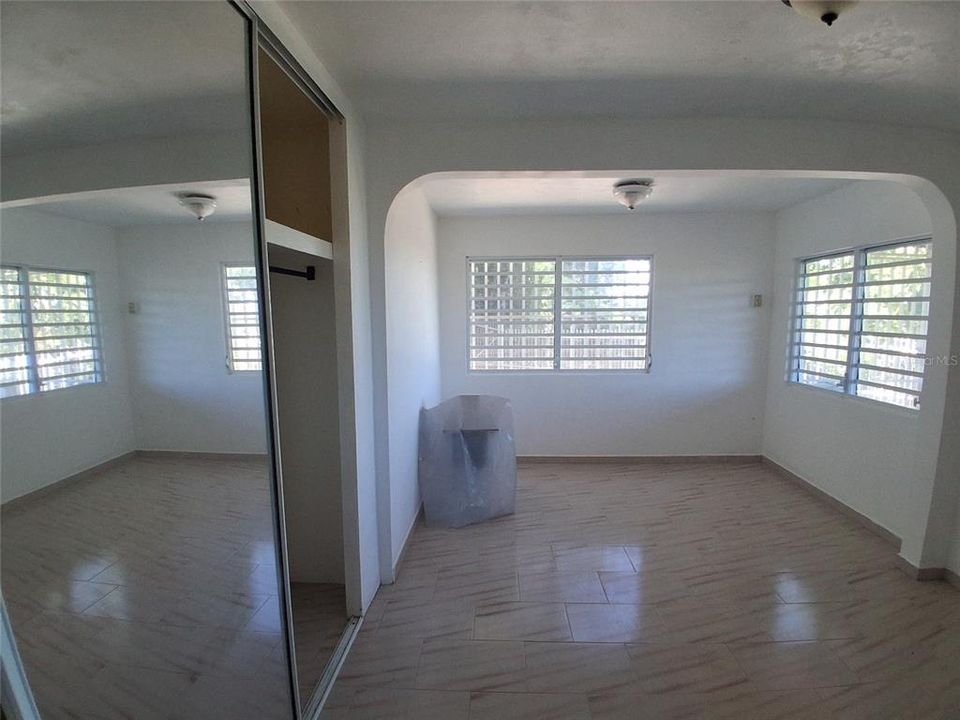 待售: $235,000 (2 贝兹, 2 浴室, 900 平方英尺)