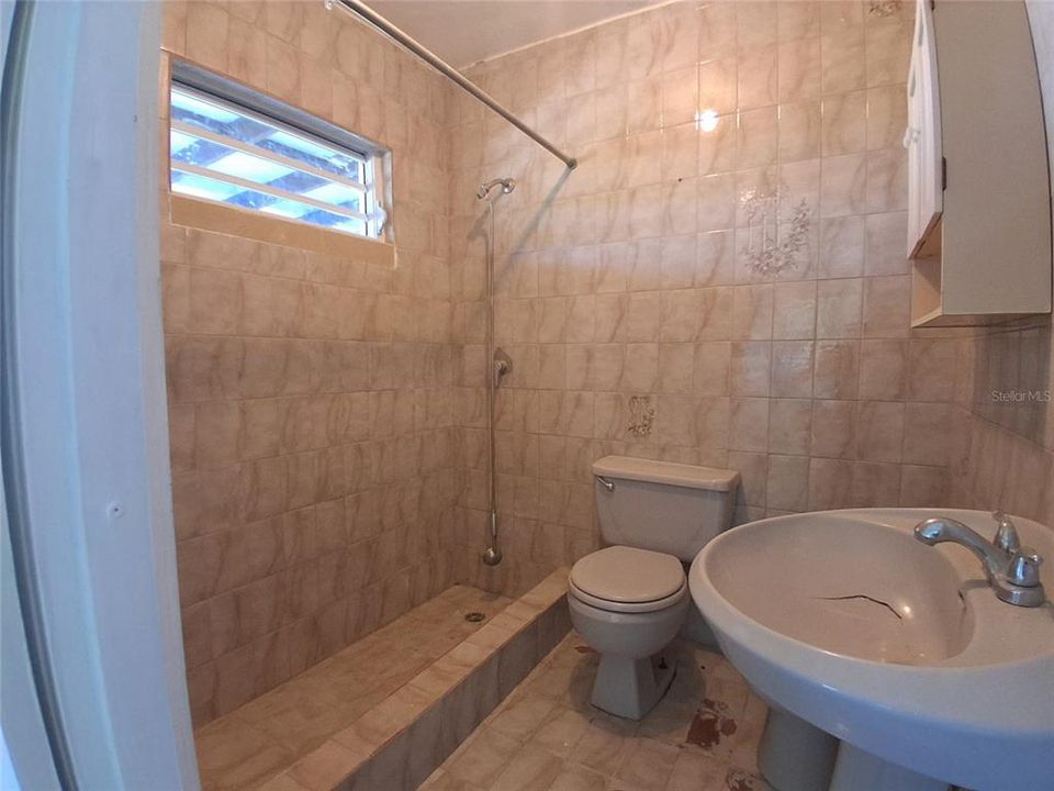 待售: $235,000 (2 贝兹, 2 浴室, 900 平方英尺)