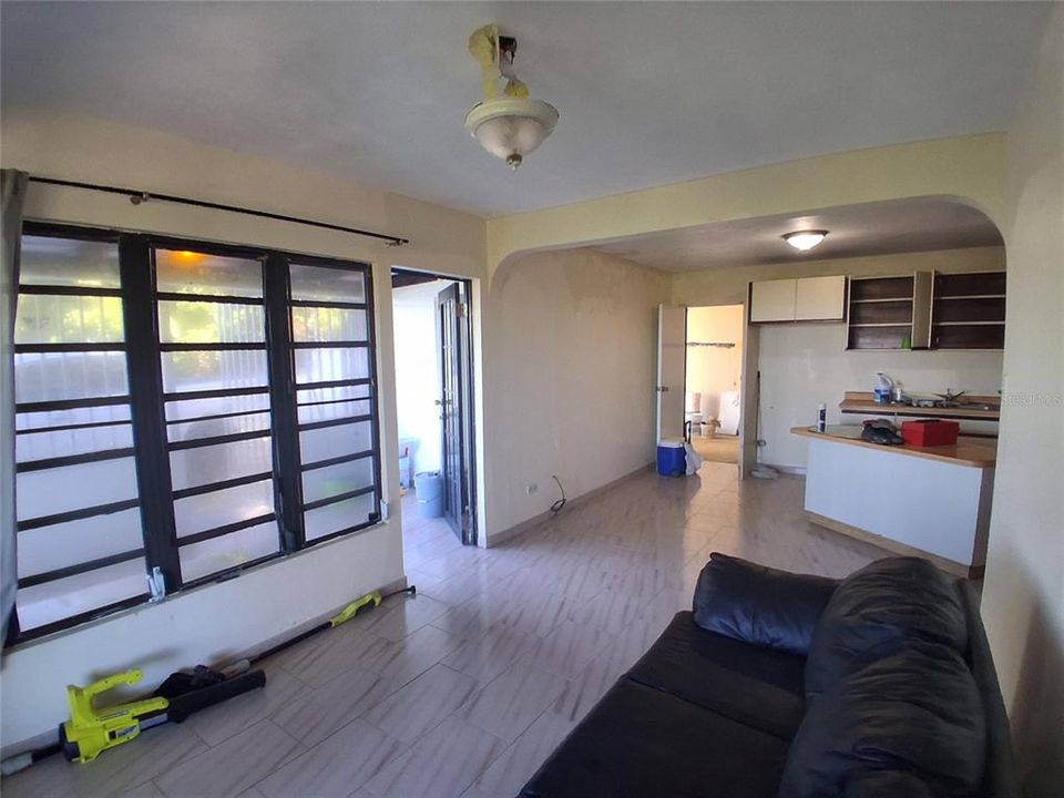 待售: $235,000 (2 贝兹, 2 浴室, 900 平方英尺)