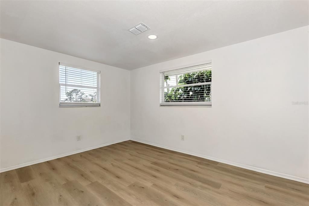 For Rent: $1,400 (2 beds, 1 baths, 750 Square Feet)