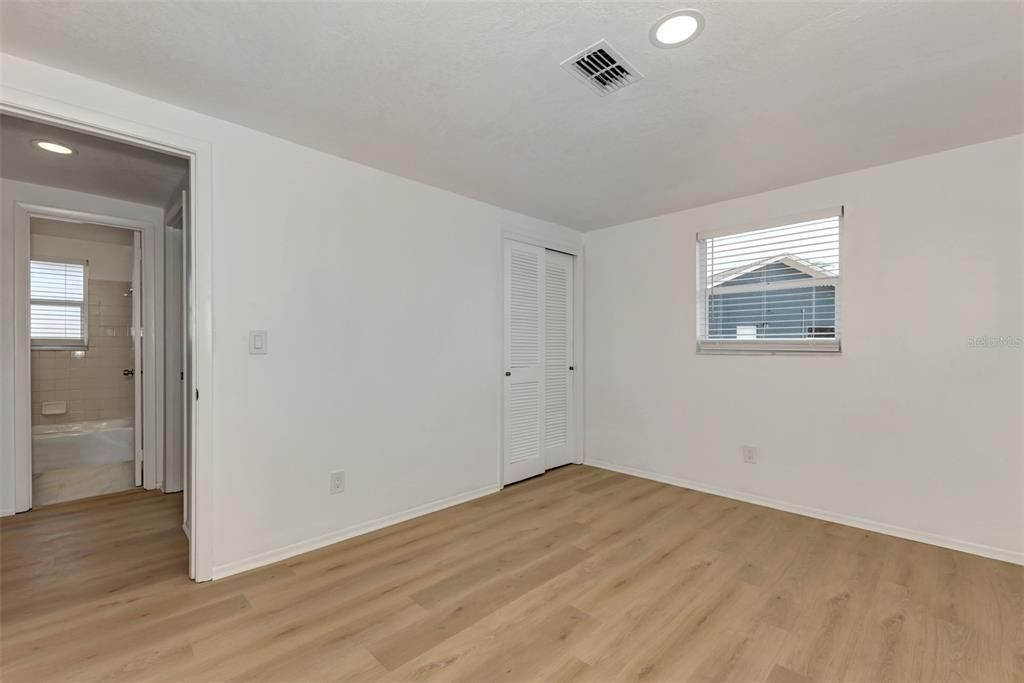 For Rent: $1,400 (2 beds, 1 baths, 750 Square Feet)