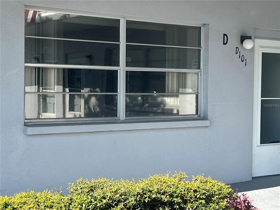 待售: $99,999 (1 贝兹, 1 浴室, 835 平方英尺)