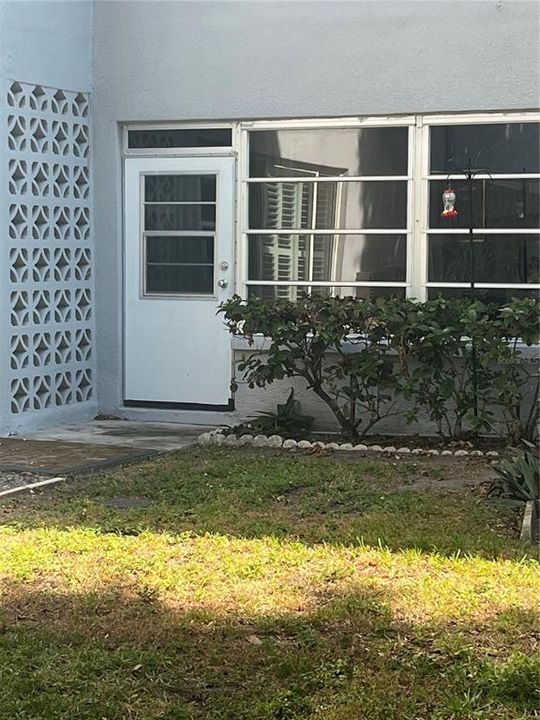 待售: $99,999 (1 贝兹, 1 浴室, 835 平方英尺)