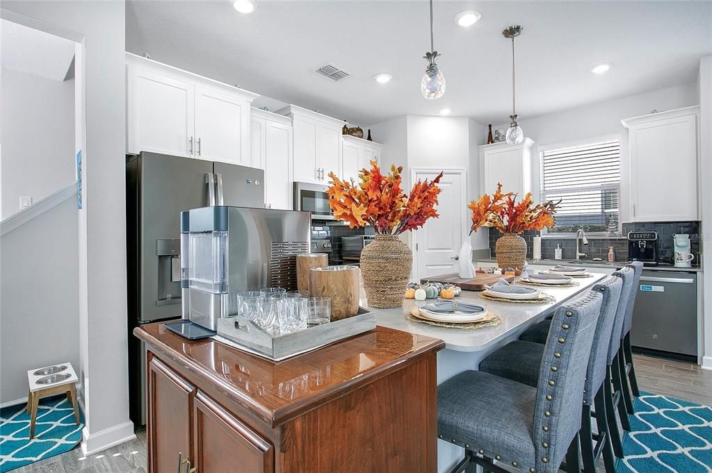 En Venta: $599,000 (4 camas, 3 baños, 2512 Pies cuadrados)