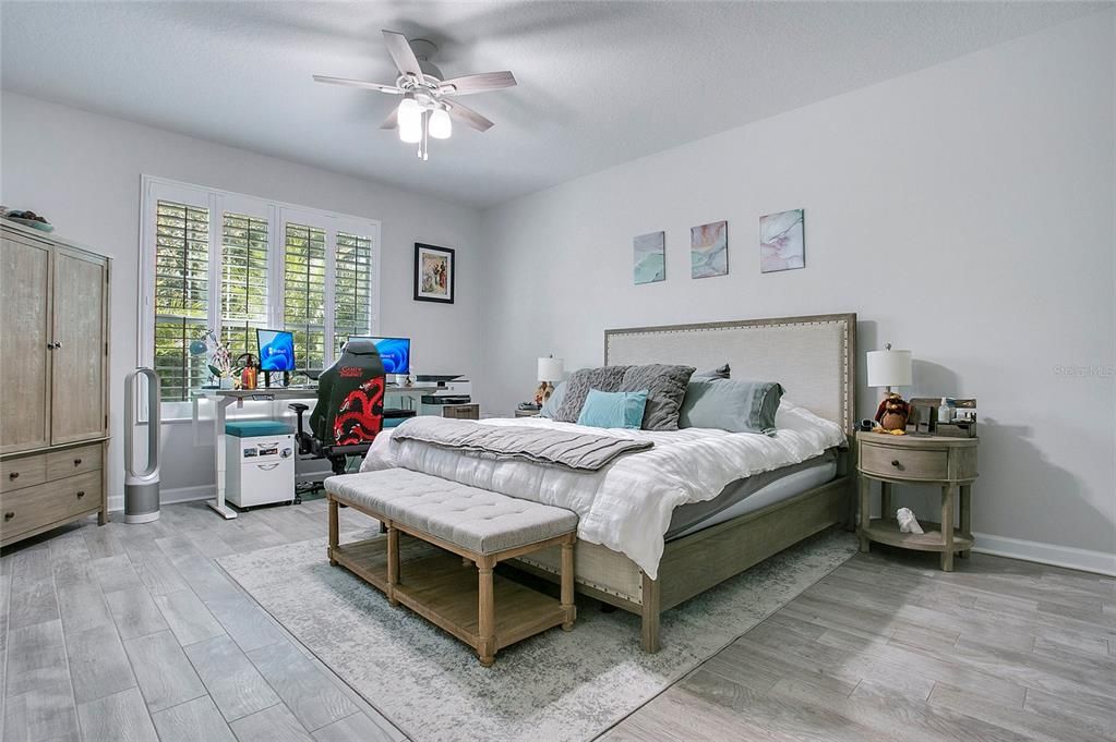 En Venta: $599,000 (4 camas, 3 baños, 2512 Pies cuadrados)