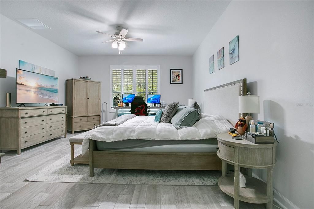 En Venta: $599,000 (4 camas, 3 baños, 2512 Pies cuadrados)