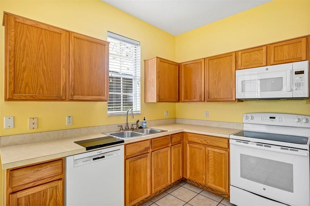 For Sale: $324,900 (3 beds, 2 baths, 1526 Square Feet)