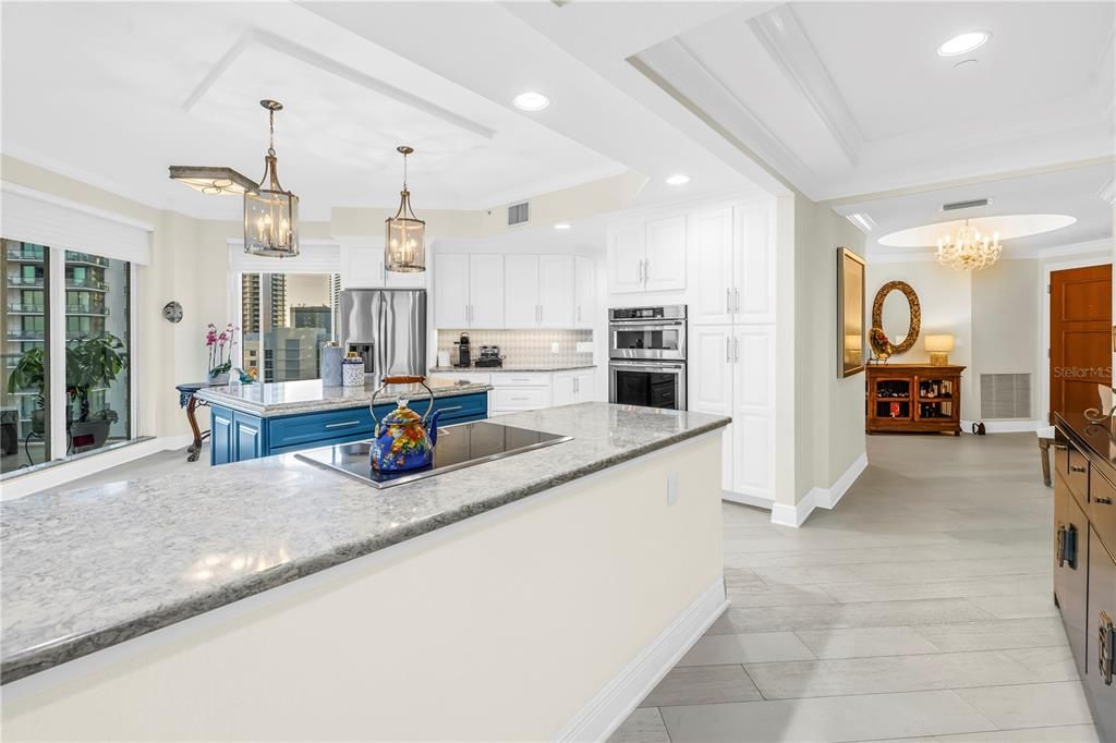 Activo con contrato: $2,649,000 (2 camas, 2 baños, 2400 Pies cuadrados)