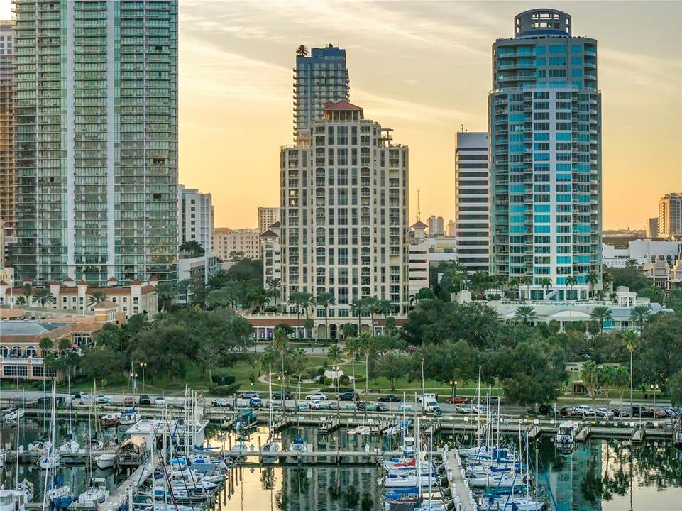 Activo con contrato: $2,649,000 (2 camas, 2 baños, 2400 Pies cuadrados)