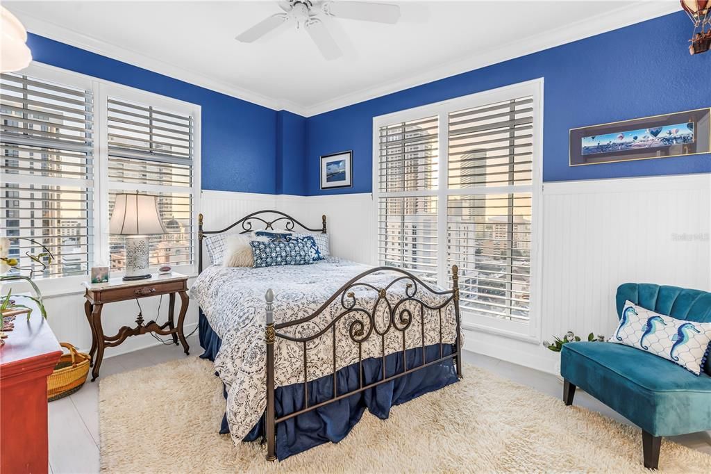 Activo con contrato: $2,649,000 (2 camas, 2 baños, 2400 Pies cuadrados)