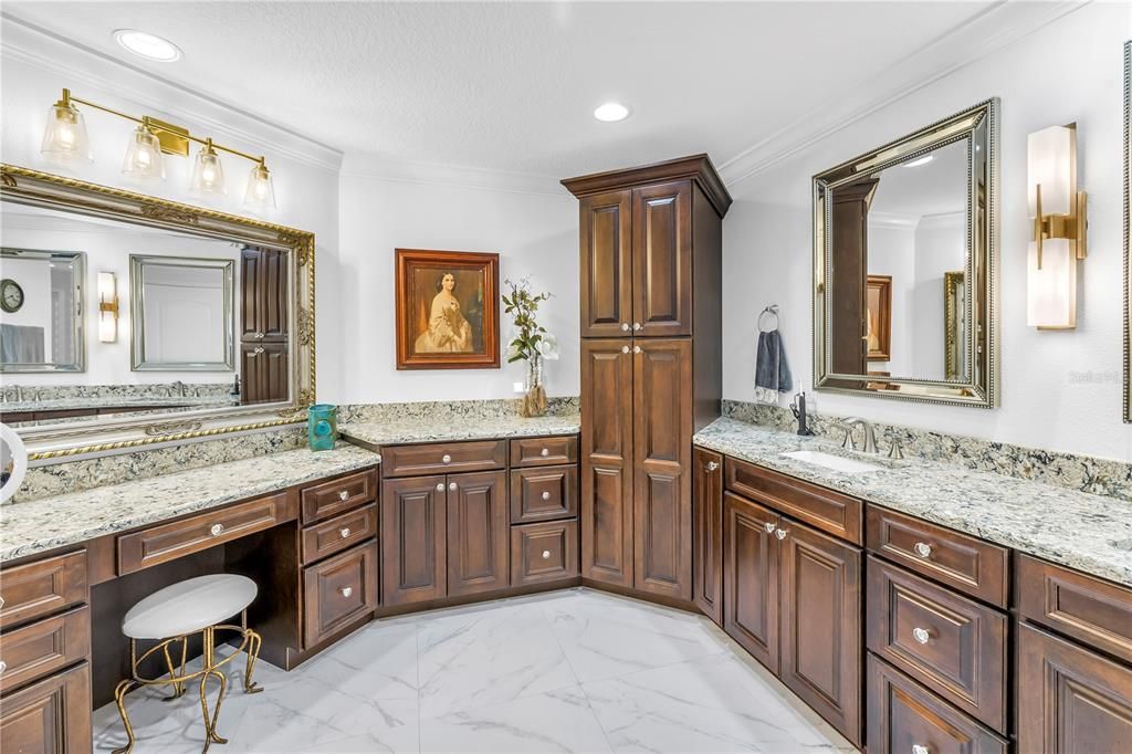 Activo con contrato: $2,649,000 (2 camas, 2 baños, 2400 Pies cuadrados)