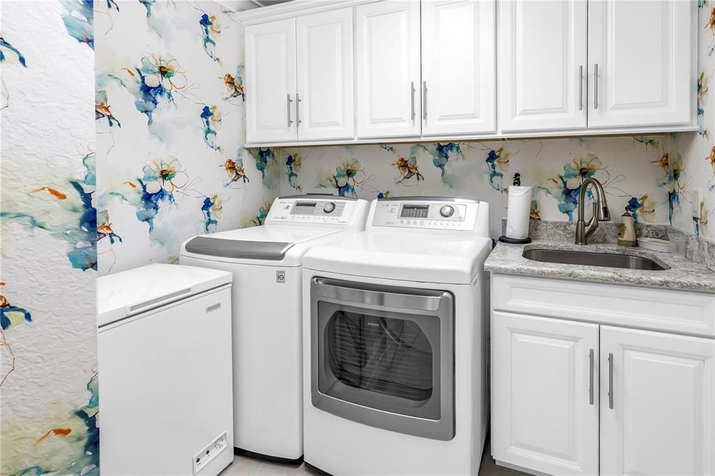 Activo con contrato: $2,649,000 (2 camas, 2 baños, 2400 Pies cuadrados)