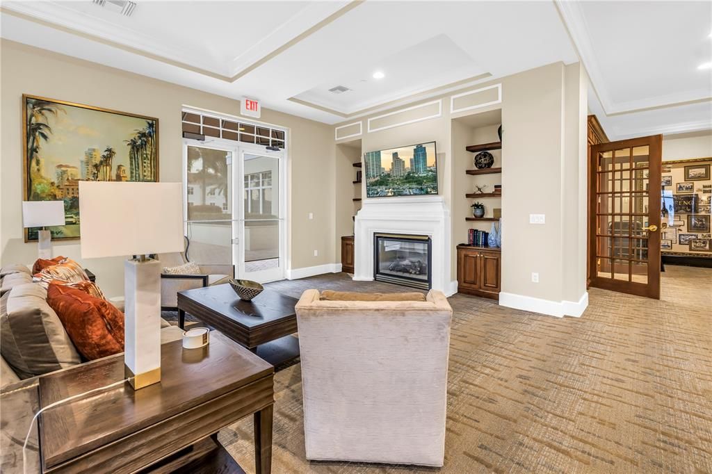 Activo con contrato: $2,649,000 (2 camas, 2 baños, 2400 Pies cuadrados)