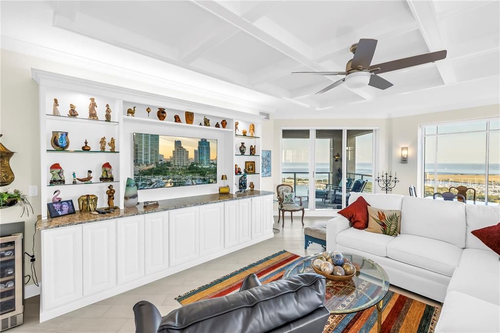 Activo con contrato: $2,649,000 (2 camas, 2 baños, 2400 Pies cuadrados)