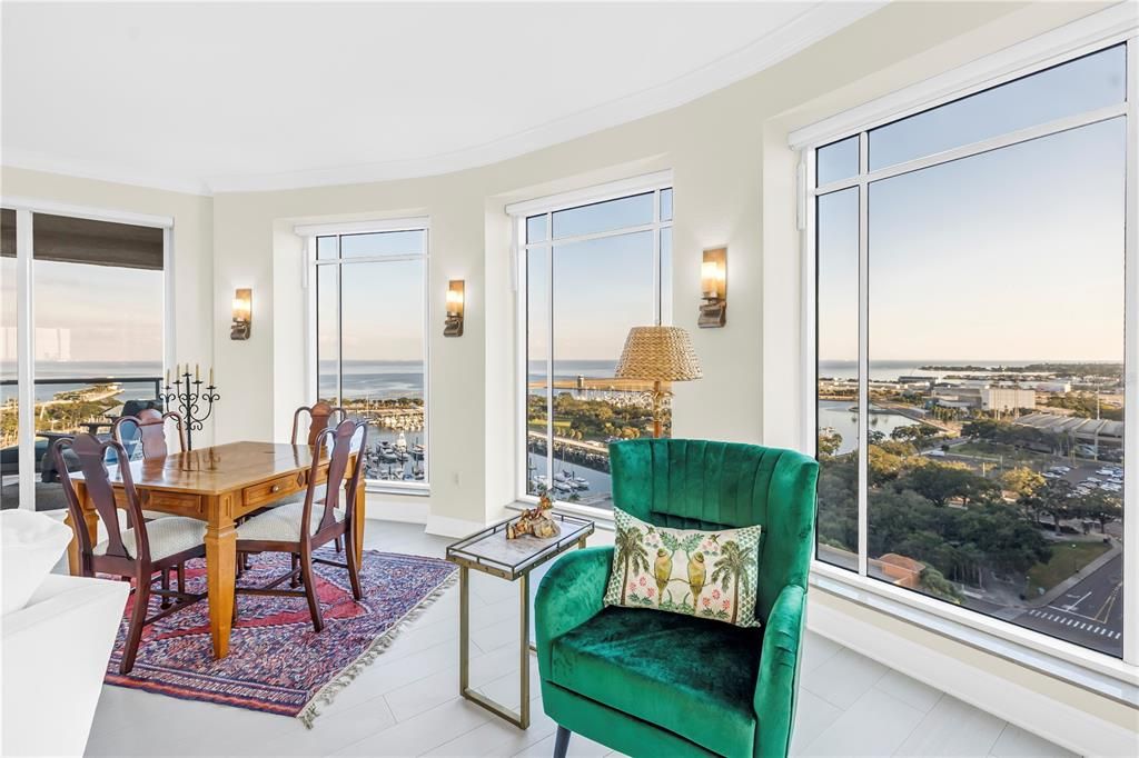 Activo con contrato: $2,649,000 (2 camas, 2 baños, 2400 Pies cuadrados)