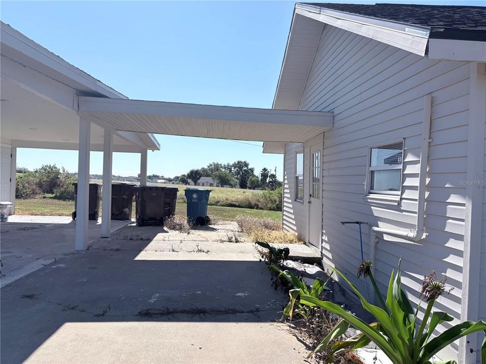 For Rent: $1,600 (3 beds, 2 baths, 1702 Square Feet)