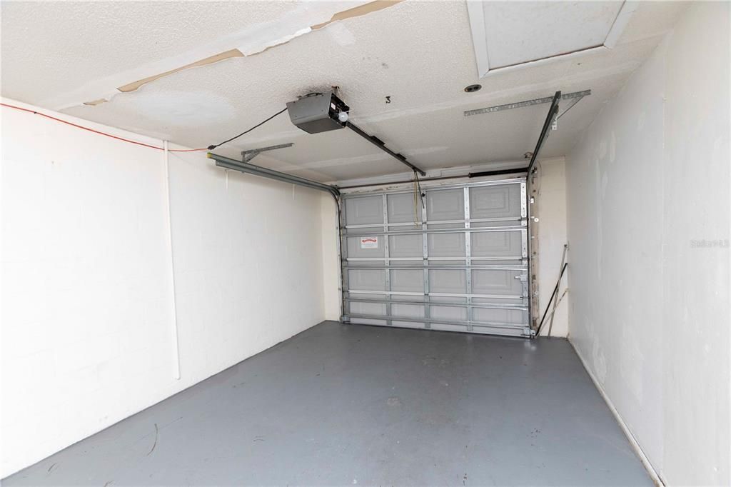 For Sale: $179,000 (2 beds, 1 baths, 744 Square Feet)