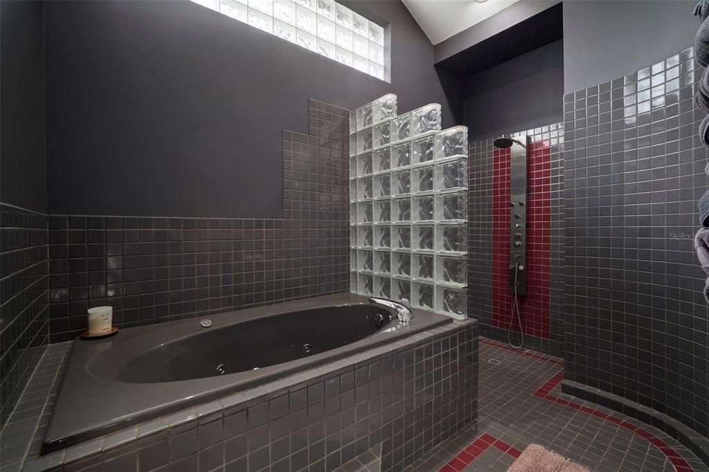 待售: $549,900 (4 贝兹, 2 浴室, 2578 平方英尺)