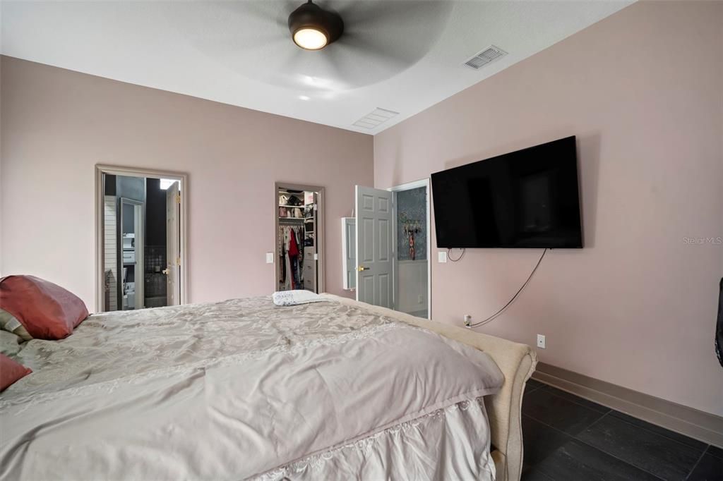 待售: $549,900 (4 贝兹, 2 浴室, 2578 平方英尺)