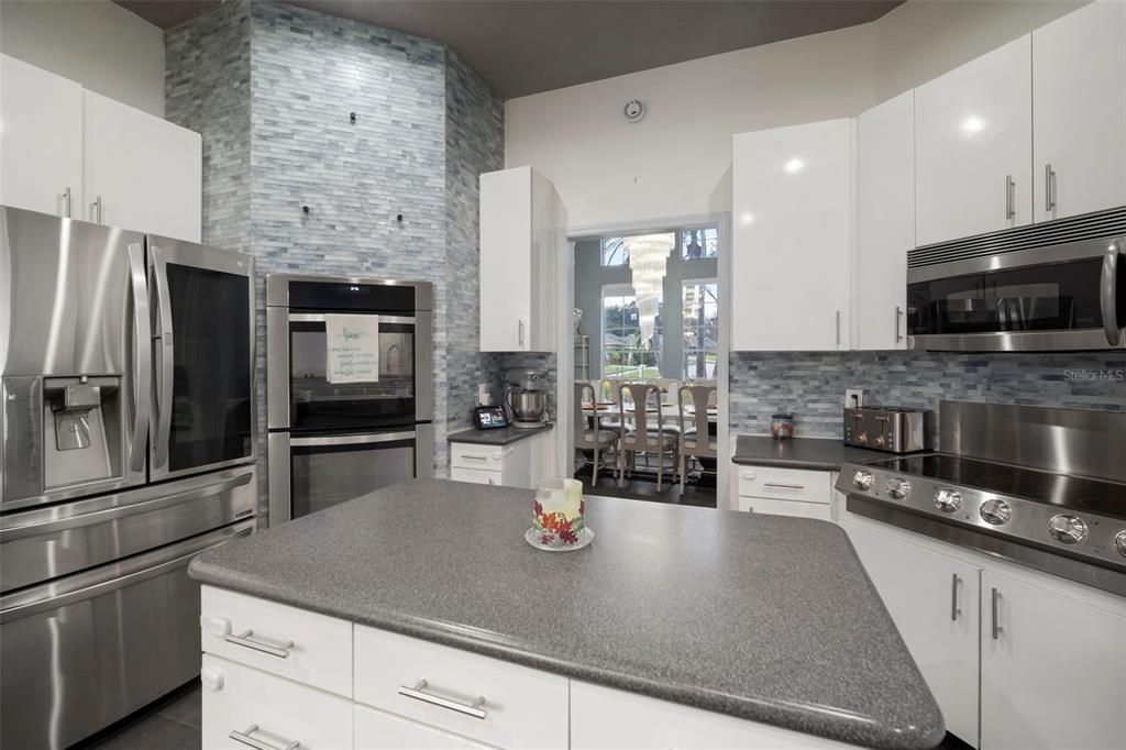 待售: $549,900 (4 贝兹, 2 浴室, 2578 平方英尺)