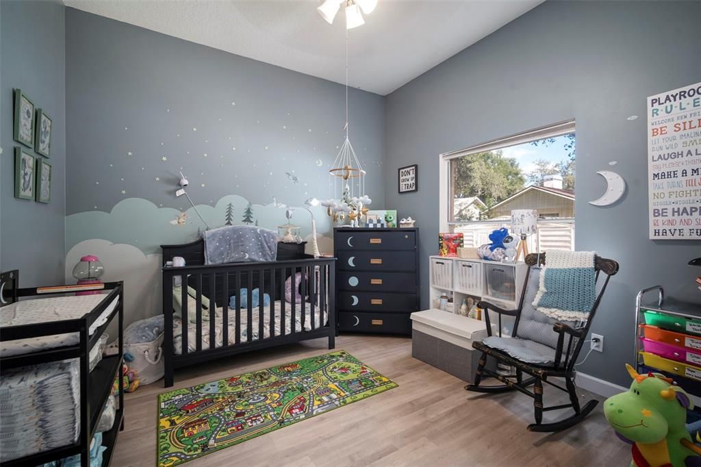 待售: $549,900 (4 贝兹, 2 浴室, 2578 平方英尺)