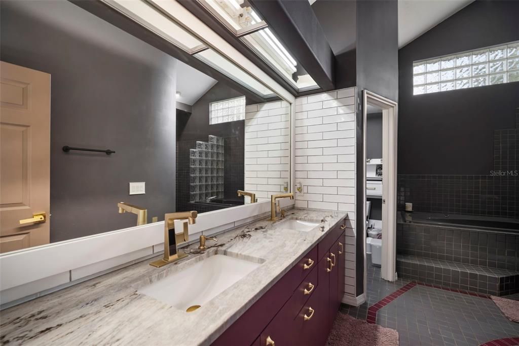 待售: $549,900 (4 贝兹, 2 浴室, 2578 平方英尺)