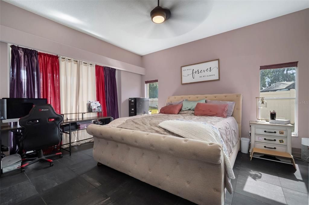 待售: $549,900 (4 贝兹, 2 浴室, 2578 平方英尺)