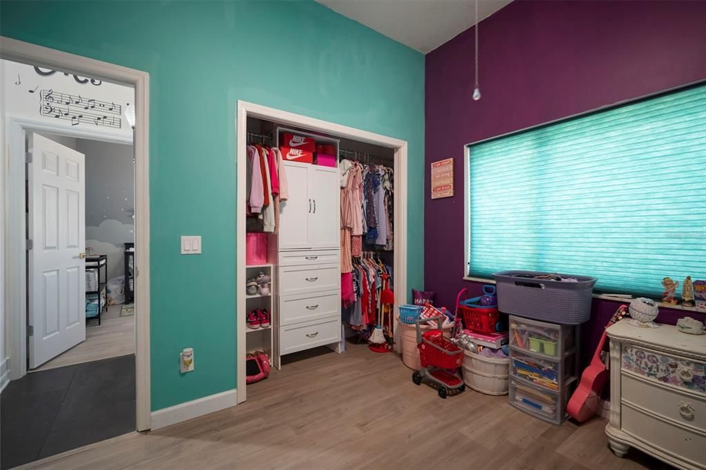 待售: $549,900 (4 贝兹, 2 浴室, 2578 平方英尺)