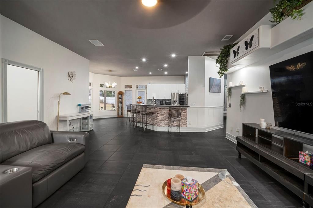 待售: $549,900 (4 贝兹, 2 浴室, 2578 平方英尺)