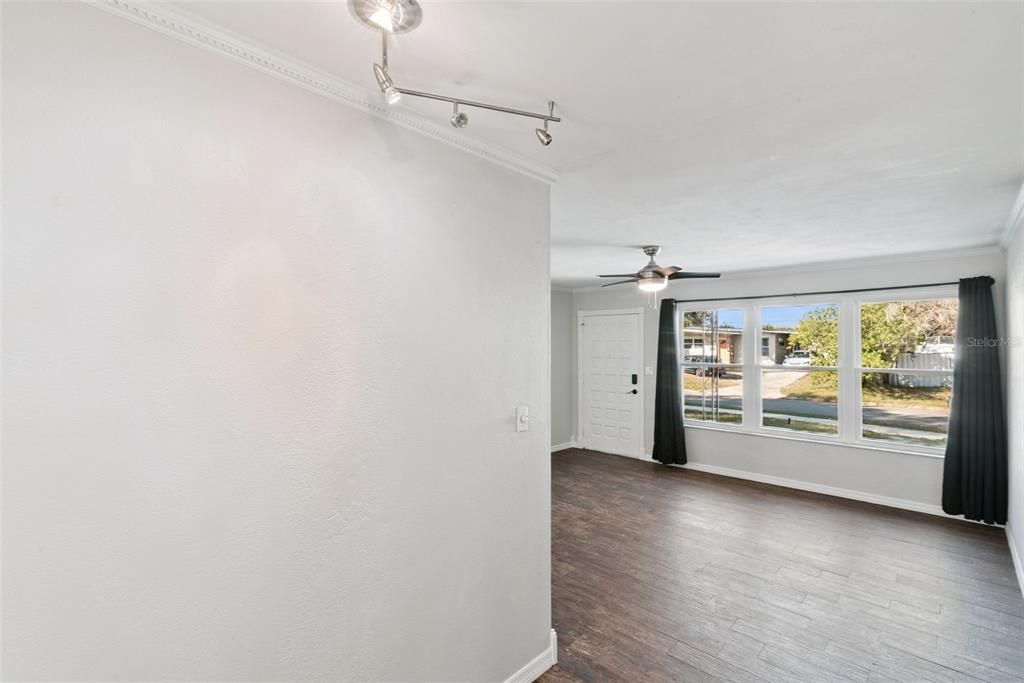 For Sale: $340,000 (3 beds, 1 baths, 1471 Square Feet)