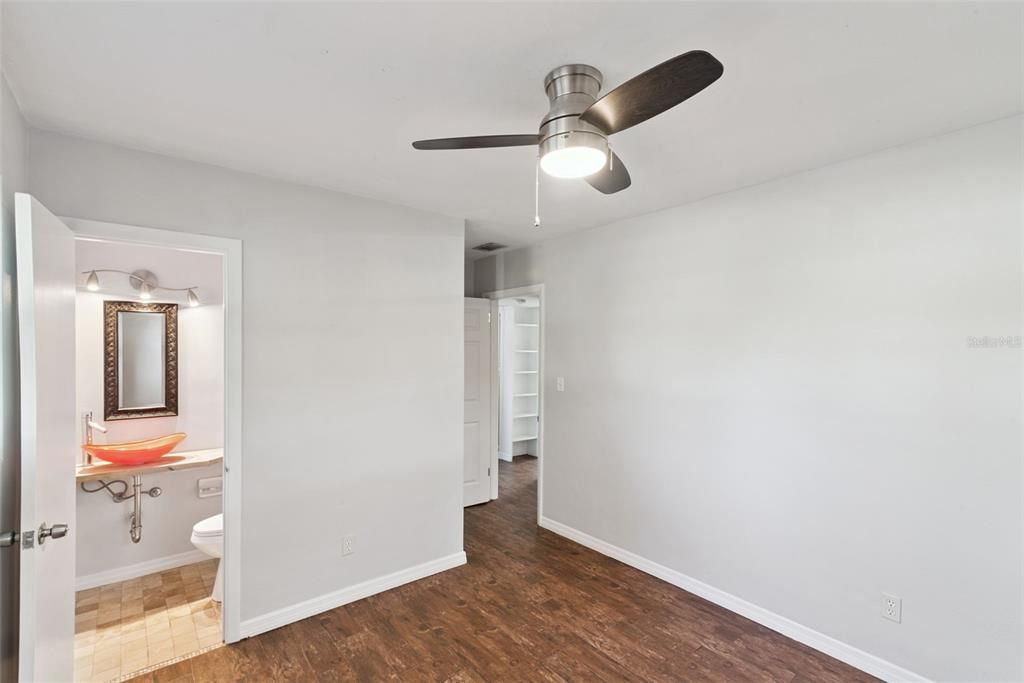 For Sale: $340,000 (3 beds, 1 baths, 1471 Square Feet)