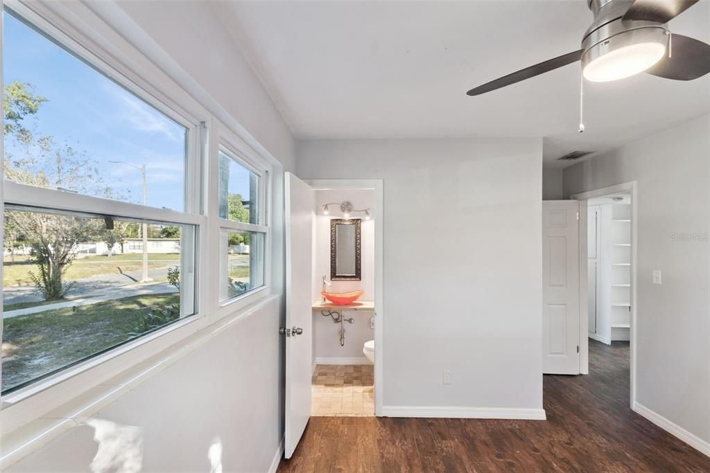 For Sale: $340,000 (3 beds, 1 baths, 1471 Square Feet)