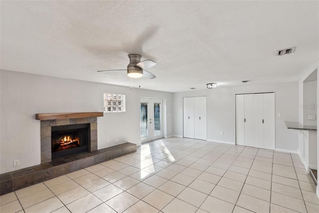 For Sale: $340,000 (3 beds, 1 baths, 1471 Square Feet)