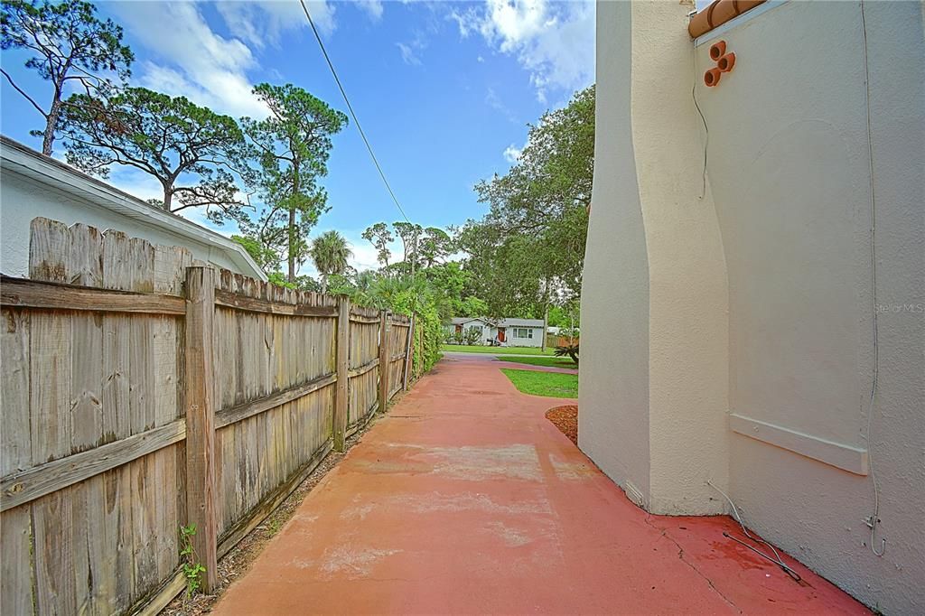 待售: $475,000 (4 贝兹, 2 浴室, 2464 平方英尺)