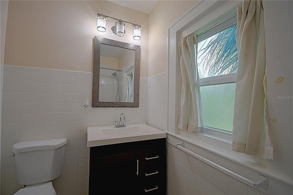 待售: $475,000 (4 贝兹, 2 浴室, 2464 平方英尺)