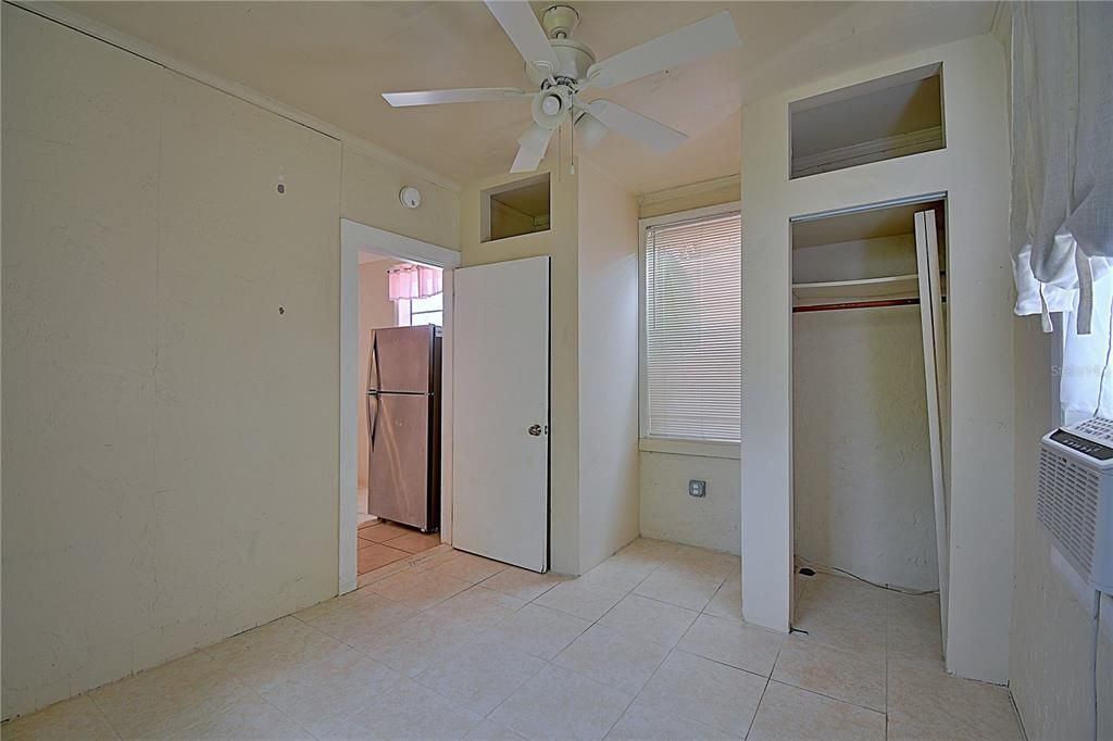 待售: $475,000 (4 贝兹, 2 浴室, 2464 平方英尺)