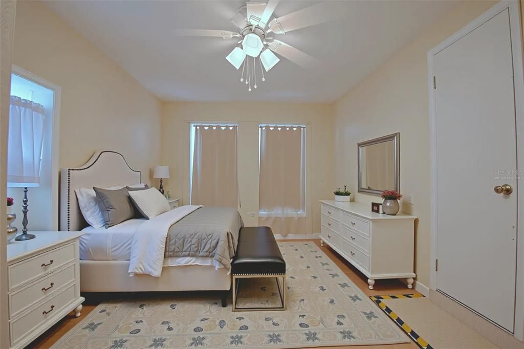 待售: $475,000 (4 贝兹, 2 浴室, 2464 平方英尺)