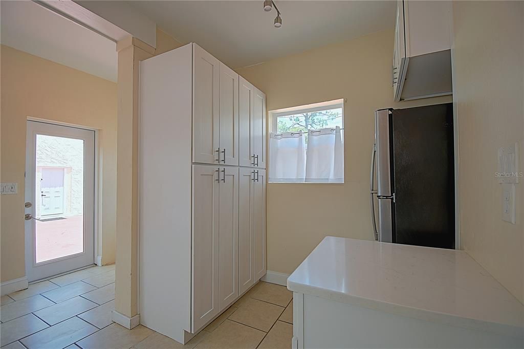 待售: $475,000 (4 贝兹, 2 浴室, 2464 平方英尺)