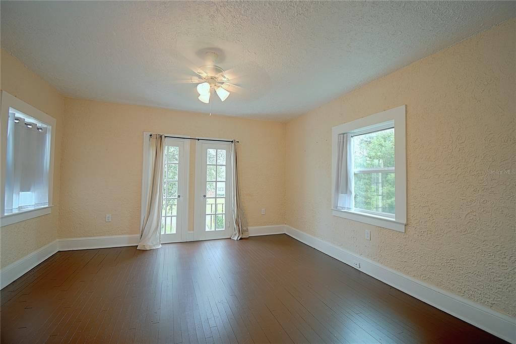 待售: $475,000 (4 贝兹, 2 浴室, 2464 平方英尺)