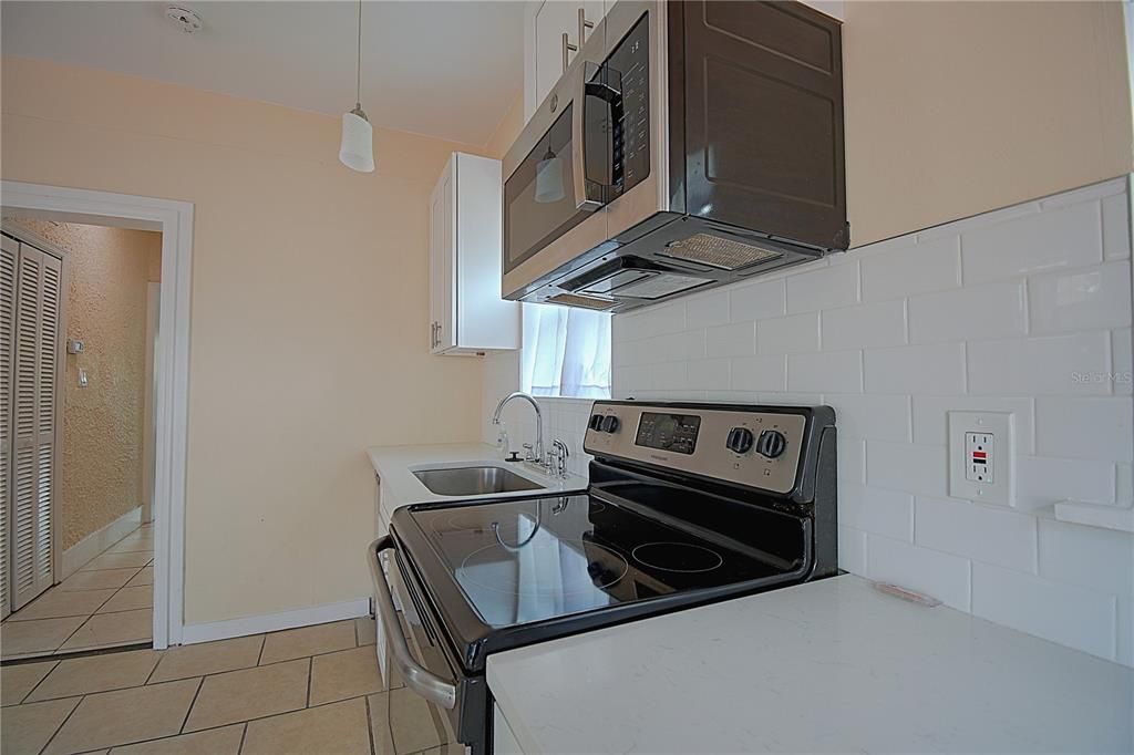 待售: $475,000 (4 贝兹, 2 浴室, 2464 平方英尺)